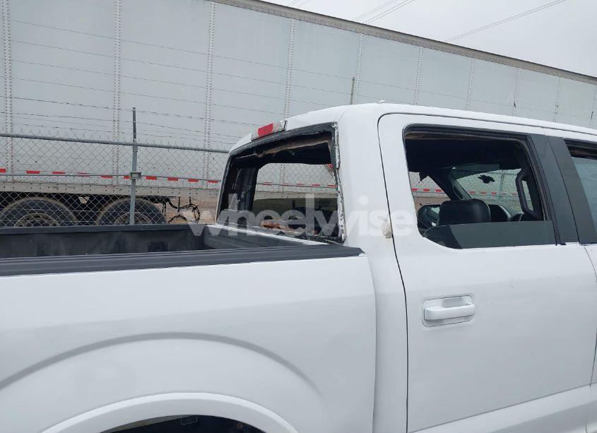 Photo 6 of 2019 Ford F-150 LARIAT (VIN 1FTEW1E53KKE13293)