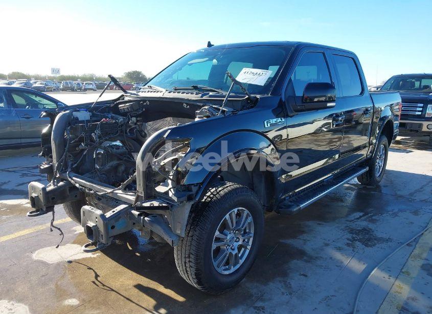 Photo 2 of 2019 Ford F-150 LARIAT (VIN 1FTEW1E55KFB03252)