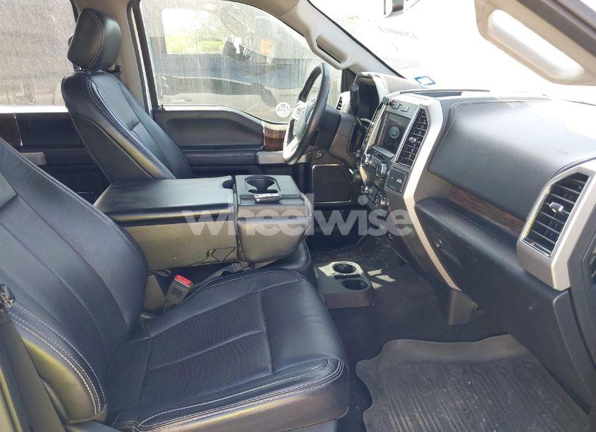 Photo 5 of 2019 Ford F-150 LARIAT (VIN 1FTEW1E55KKC16805)