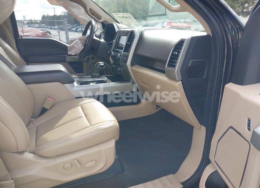 Photo 5 of 2019 Ford F-150 LARIAT (VIN 1FTEW1E58KFB00989)