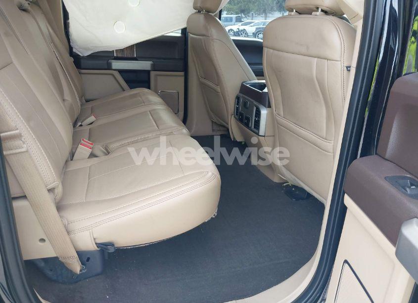 Photo 8 of 2019 Ford F-150 LARIAT (VIN 1FTEW1E58KFB00989)