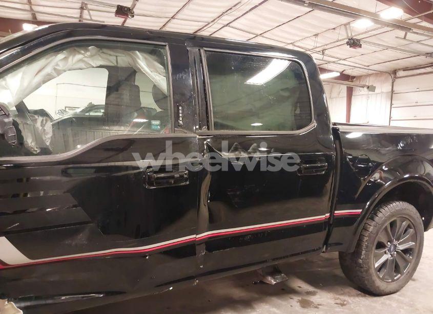 Photo 20 of 2018 Ford F-150 LARIAT (VIN 1FTEW1E59JFB23213)