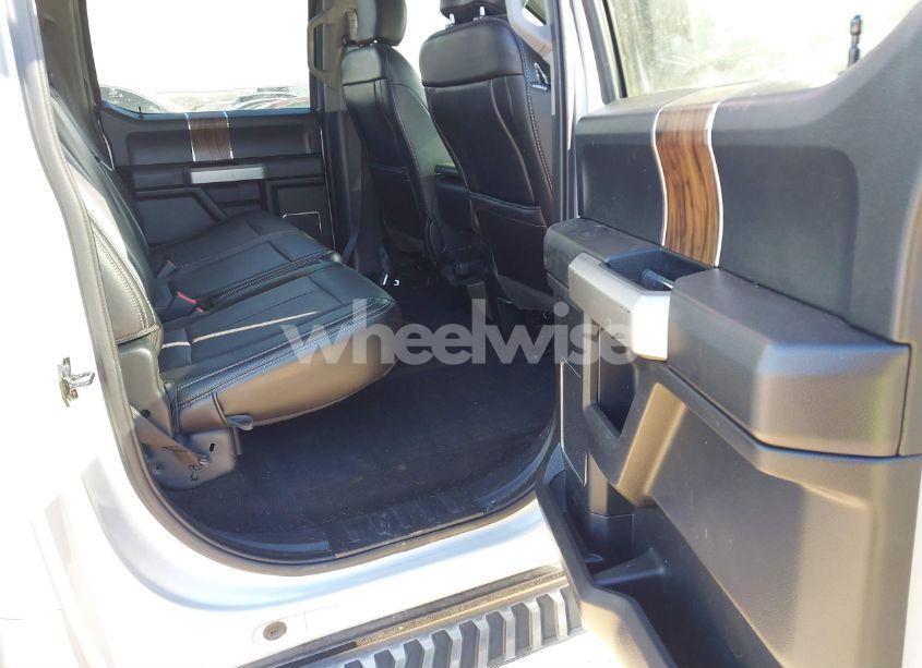 Photo 8 of 2019 Ford F-150 LARIAT (VIN 1FTEW1E59KKD96578)