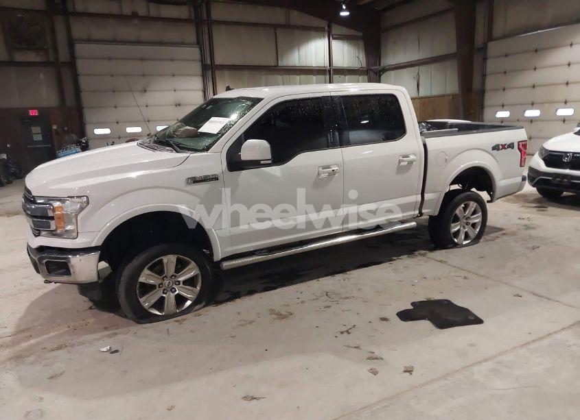 Photo 2 of 2019 Ford F-150 LARIAT (VIN 1FTEW1E5XKFA91860)