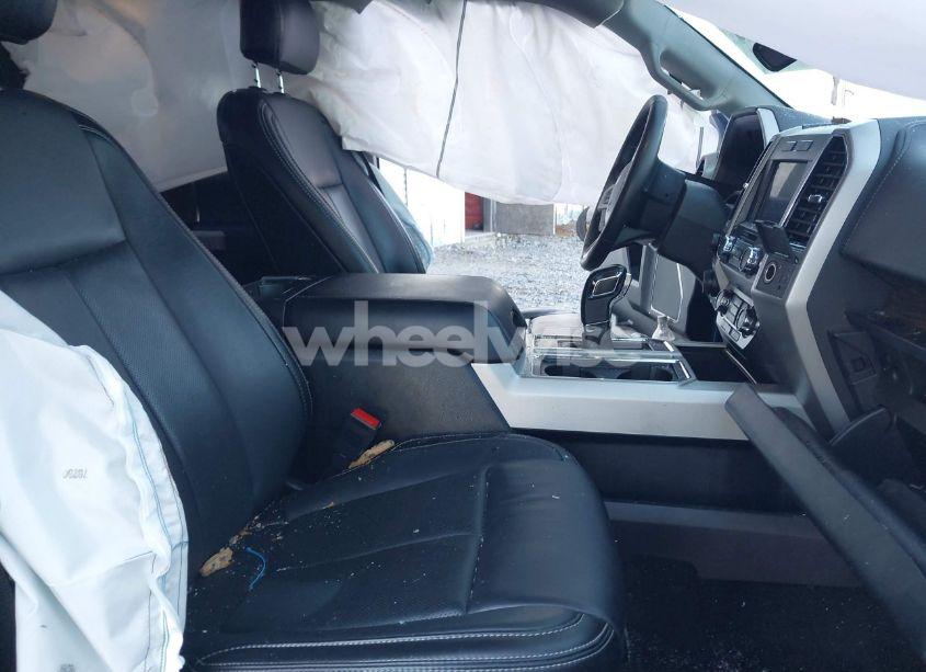 Photo 5 of 2019 Ford F-150 LARIAT (VIN 1FTEW1E5XKKE45125)