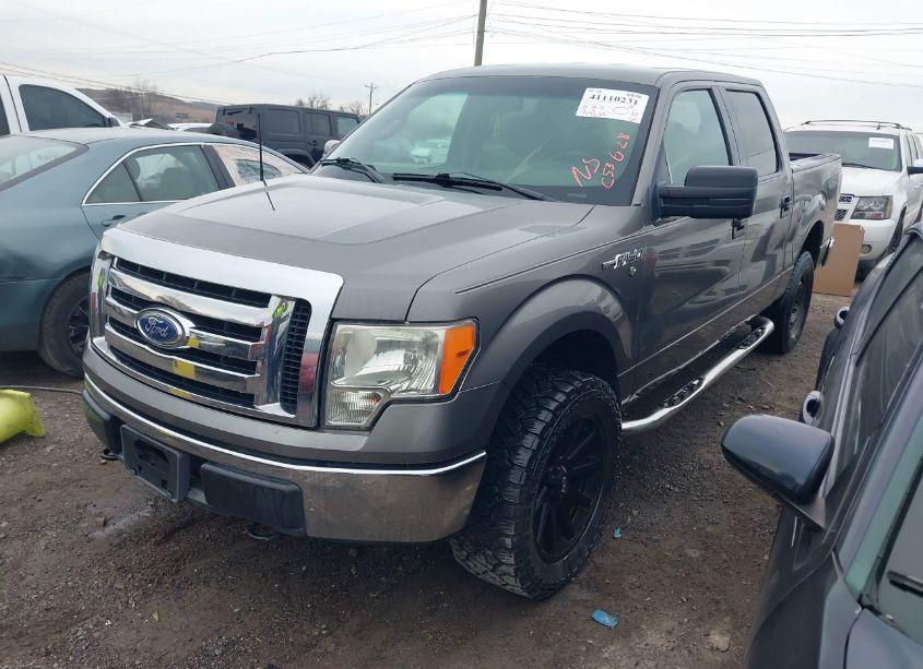 Photo 2 of 2010 Ford F-150 XLT (VIN 1FTEW1E85AFC53628)