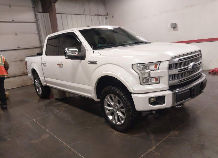 2017 Ford F-150 PLATINUM (VIN 1FTEW1EF0HFA93439) main photo