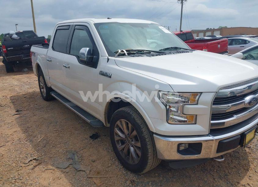 2016 Ford F-150 LARIAT (VIN 1FTEW1EF3GFA69098) main photo