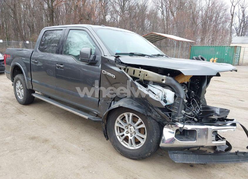 2016 Ford F-150 LARIAT (VIN 1FTEW1EF9GFC80614) main photo