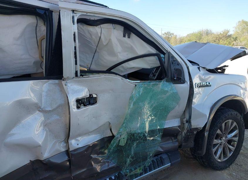 Photo 5 of 2016 Ford F-150 LARIAT (VIN 1FTEW1EF9GKF41246)