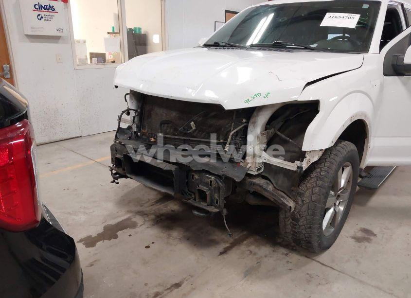 Photo 6 of 2015 Ford F-150 LARIAT (VIN 1FTEW1EG1FFB39401)