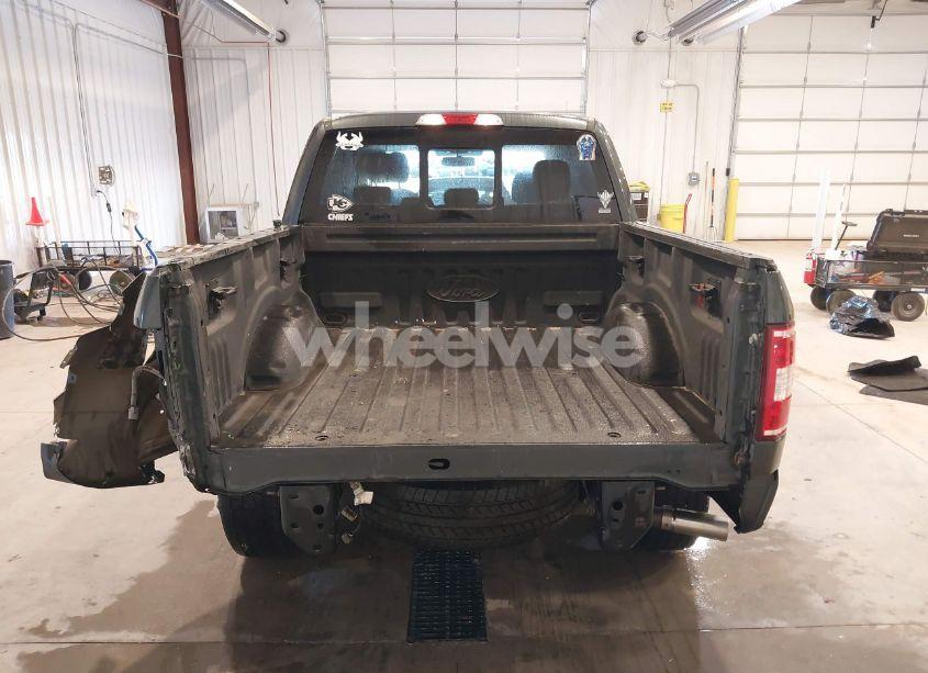 Photo 16 of 2018 Ford F-150 XLT (VIN 1FTEW1EG3JKE52823)