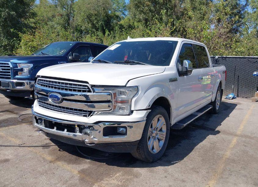 Photo 2 of 2018 Ford F-150 LARIAT (VIN 1FTEW1EG4JKD05703)