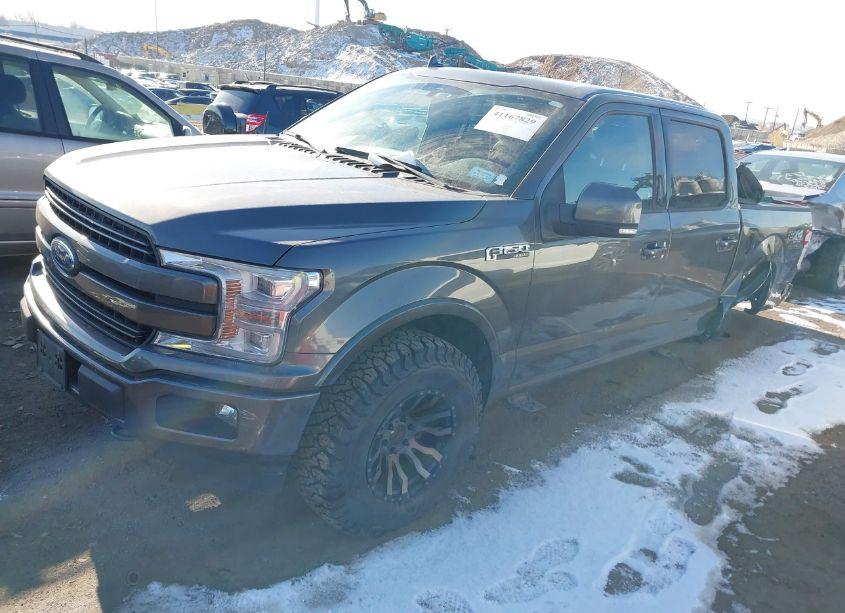 Photo 2 of 2018 Ford F-150 LARIAT (VIN 1FTEW1EG4JKF48637)