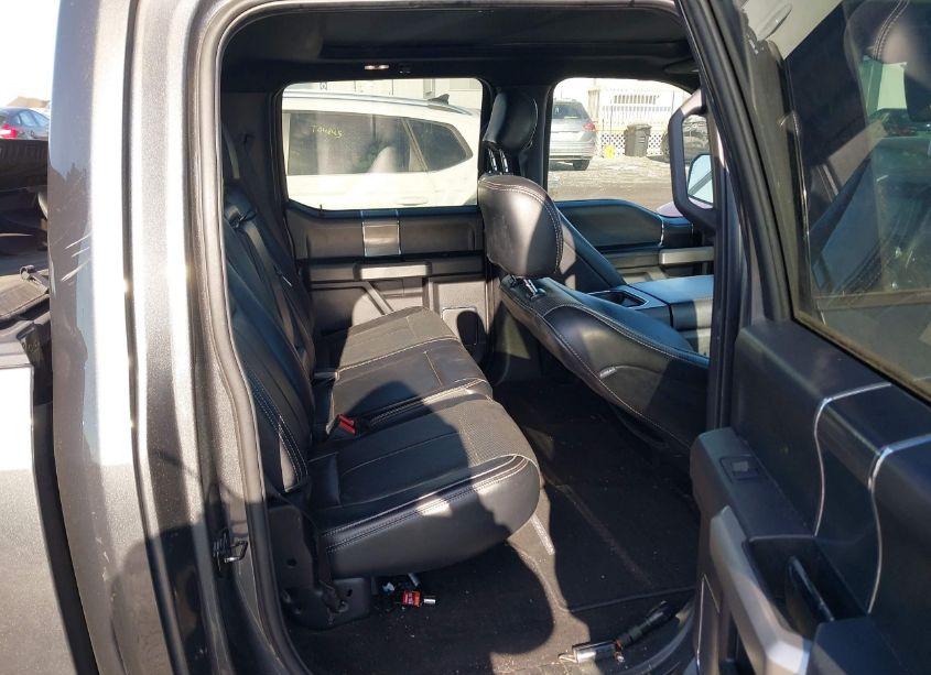 Photo 8 of 2018 Ford F-150 LARIAT (VIN 1FTEW1EG4JKF48637)