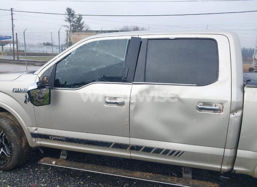 Photo 13 of 2018 Ford F-150 PLATINUM (VIN 1FTEW1EG7JFB28685)