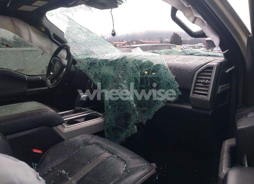 Photo 5 of 2018 Ford F-150 PLATINUM (VIN 1FTEW1EG7JFB28685)