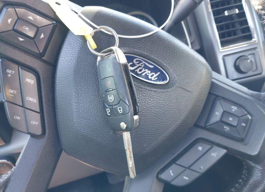 Photo 11 of 2016 Ford F-150 XLT (VIN 1FTEW1EP2GKE01225)