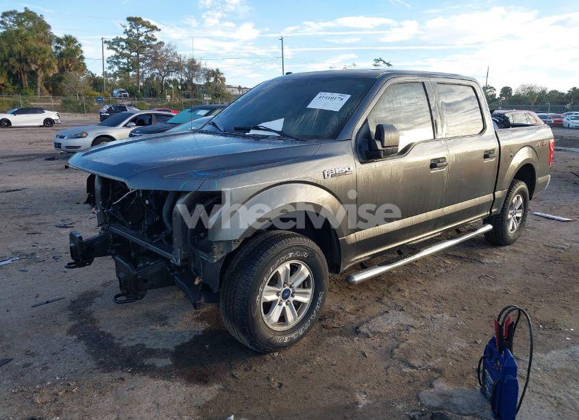 Photo 2 of 2018 Ford F-150 XLT (VIN 1FTEW1EP2JFB55373)