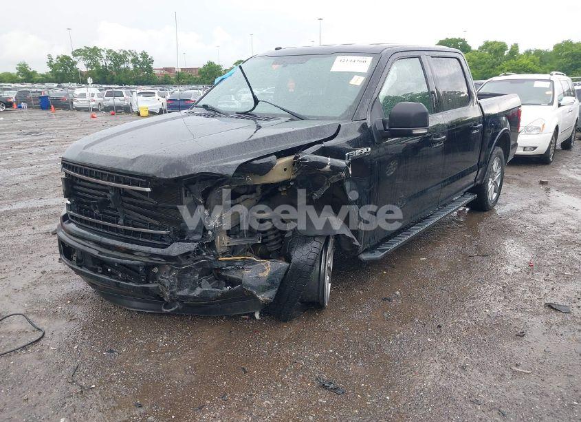 Photo 2 of 2018 Ford F-150 XLT (VIN 1FTEW1EP2JFD51426)