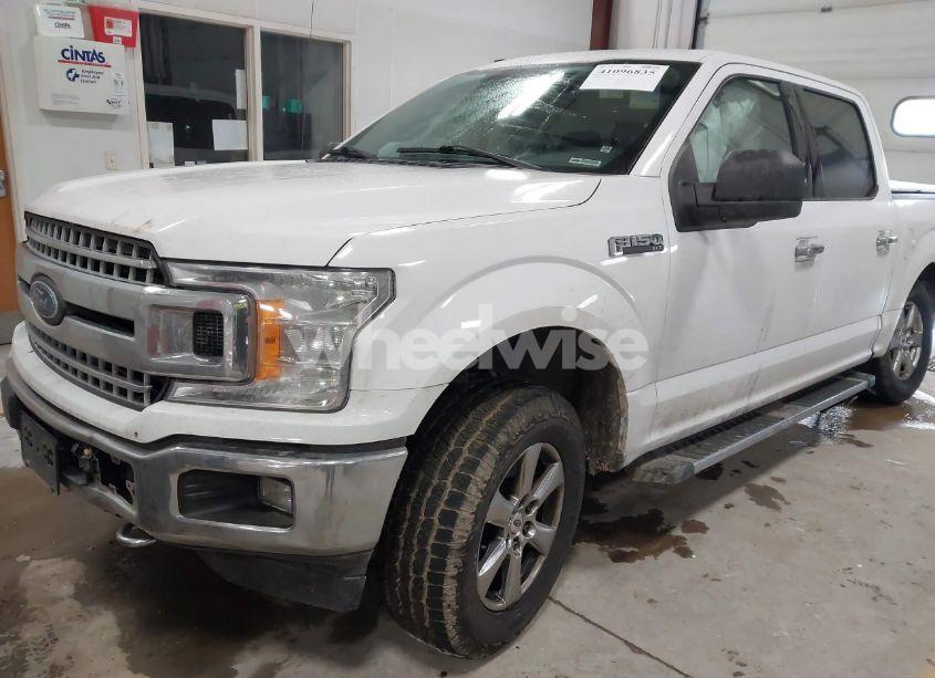 Photo 2 of 2018 Ford F-150 XLT (VIN 1FTEW1EP3JKF24135)