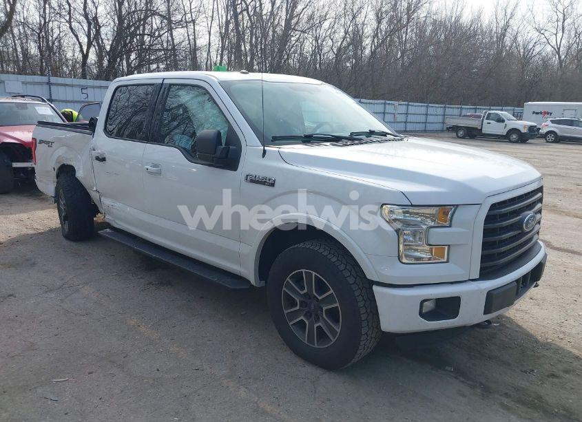 2016 Ford F-150 XLT (VIN 1FTEW1EP4GFC58013) main photo