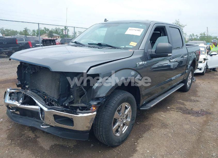 Photo 2 of 2018 Ford F-150 XLT (VIN 1FTEW1EP5JFA13406)