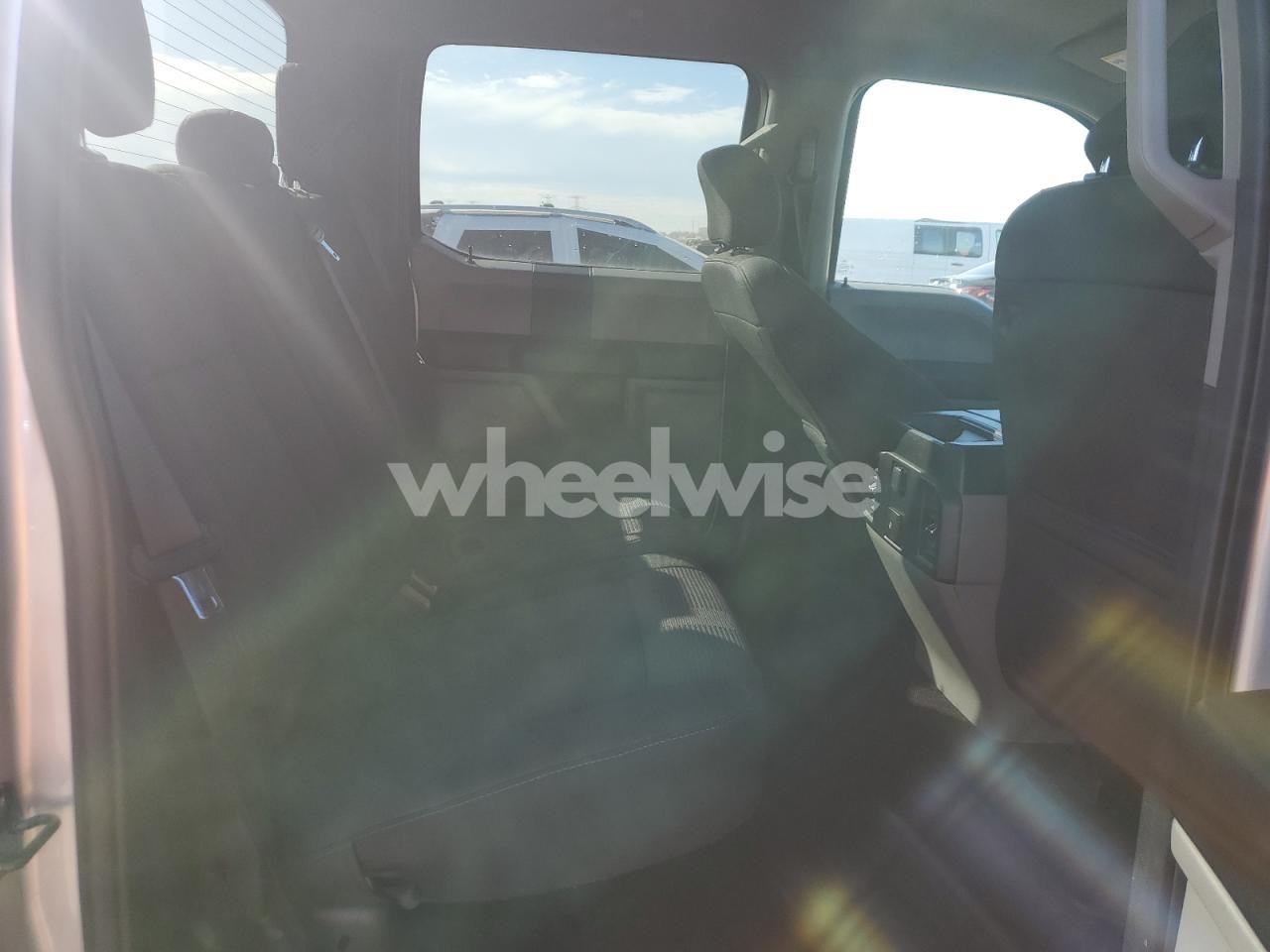 Photo 10 of 2019 FORD F150 SUPERCREW (VIN 1FTEW1EP5KFB69513)