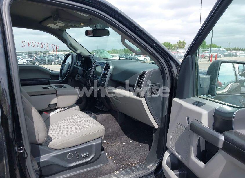 Photo 5 of 2018 Ford F-150 XLT (VIN 1FTEW1EP6JKC24542)