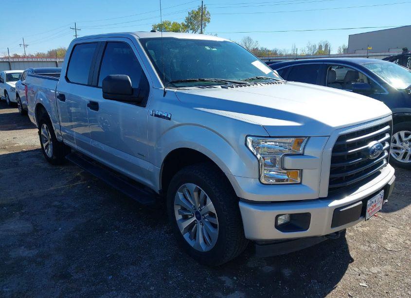 2017 Ford F-150 XL (VIN 1FTEW1EP8HKD57989) main photo