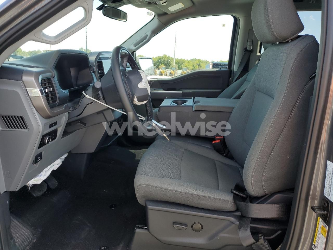 Photo 7 of 2025 FORD F150 XLT (VIN 1FTEW3K88SKE77758)