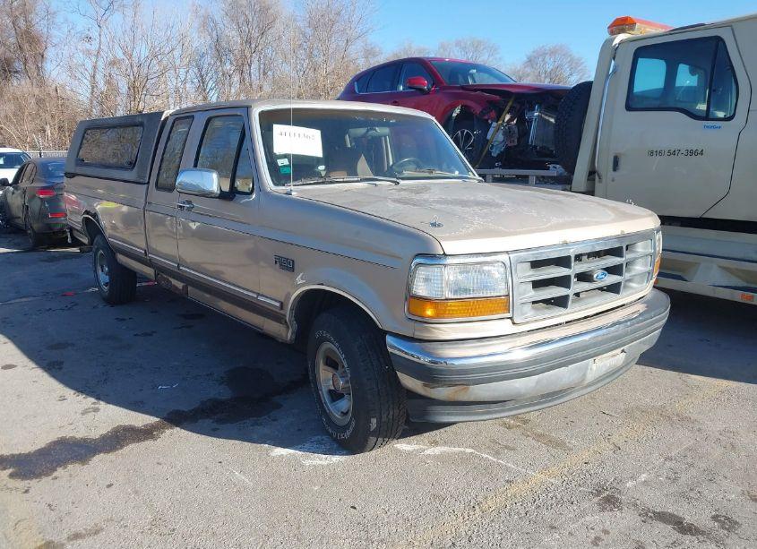 1992 Ford F150 (VIN 1FTEX15H3NKB53845) main photo