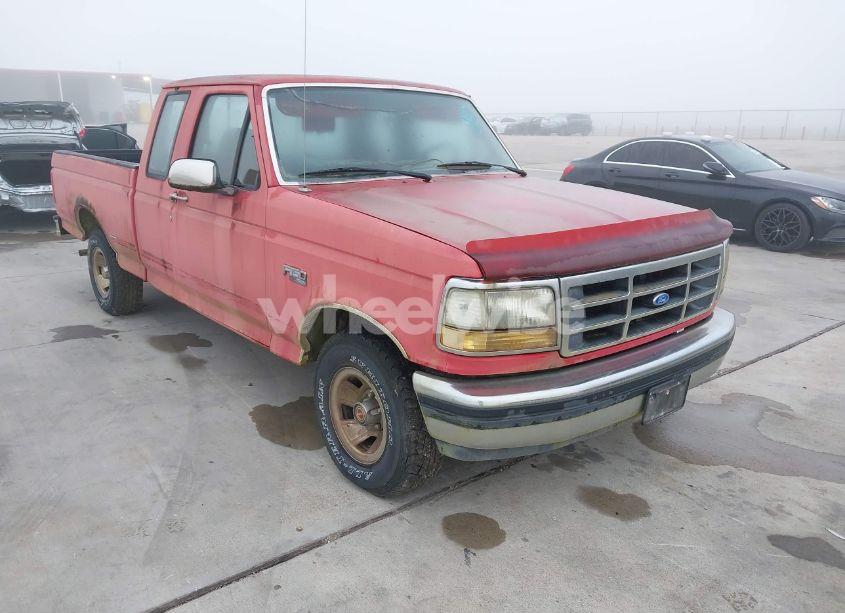 1992 Ford F150 (VIN 1FTEX15N5NKA08828) main photo