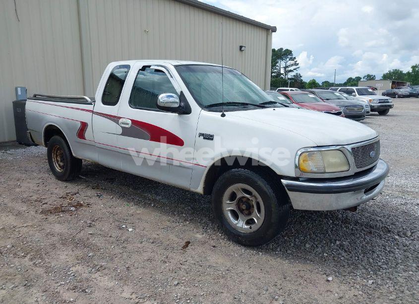 1997 Ford F-150 LARIAT/XL/XLT (VIN 1FTEX17L3VNB22949) main photo