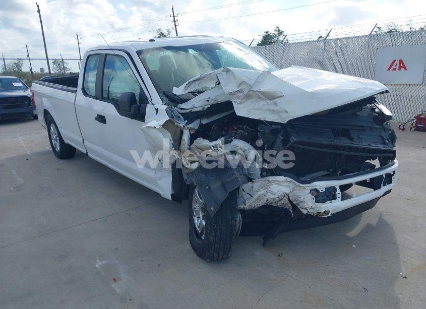 2018 Ford F-150 XL (VIN 1FTEX1C52JKF03033) main photo