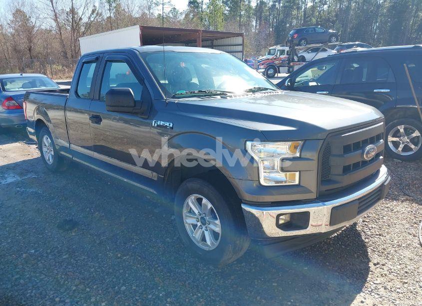 2017 Ford F-150 XL (VIN 1FTEX1C82HFA64011) main photo