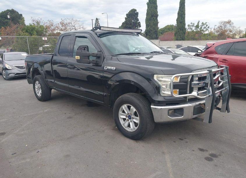 2015 Ford F-150 XLT (VIN 1FTEX1C88FKF24180) main photo