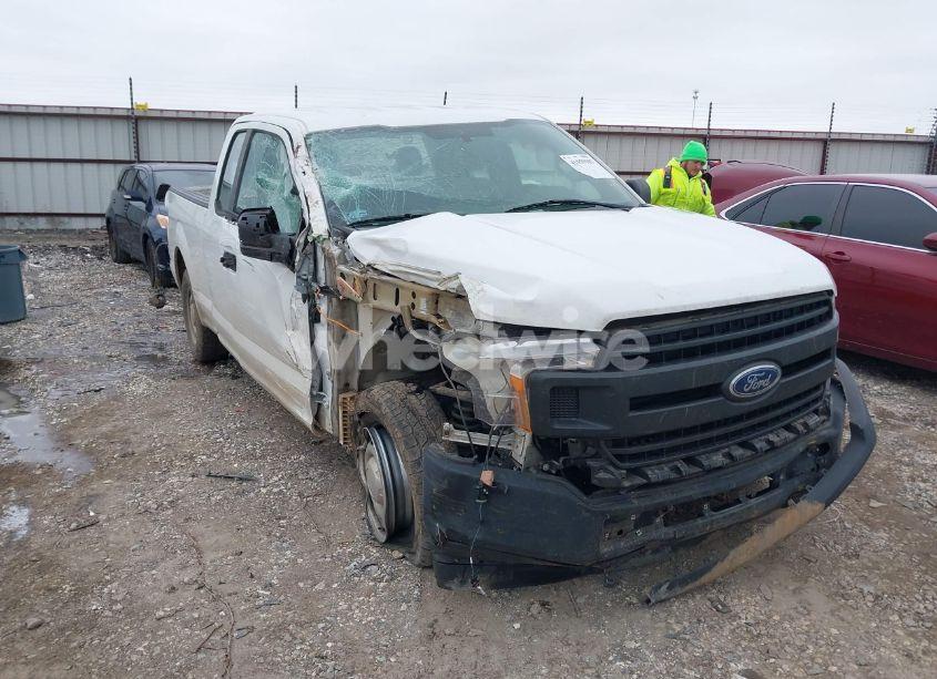 2018 Ford F-150 XL (VIN 1FTEX1CB0JKD64221) main photo