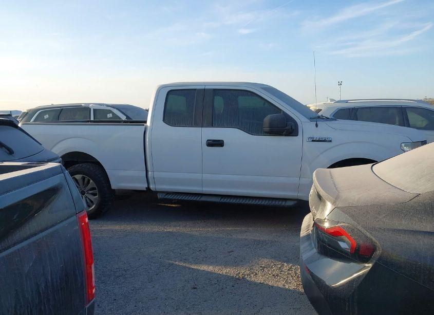 Photo 13 of 2015 Ford F-150 XL (VIN 1FTEX1CF4FFA67844)