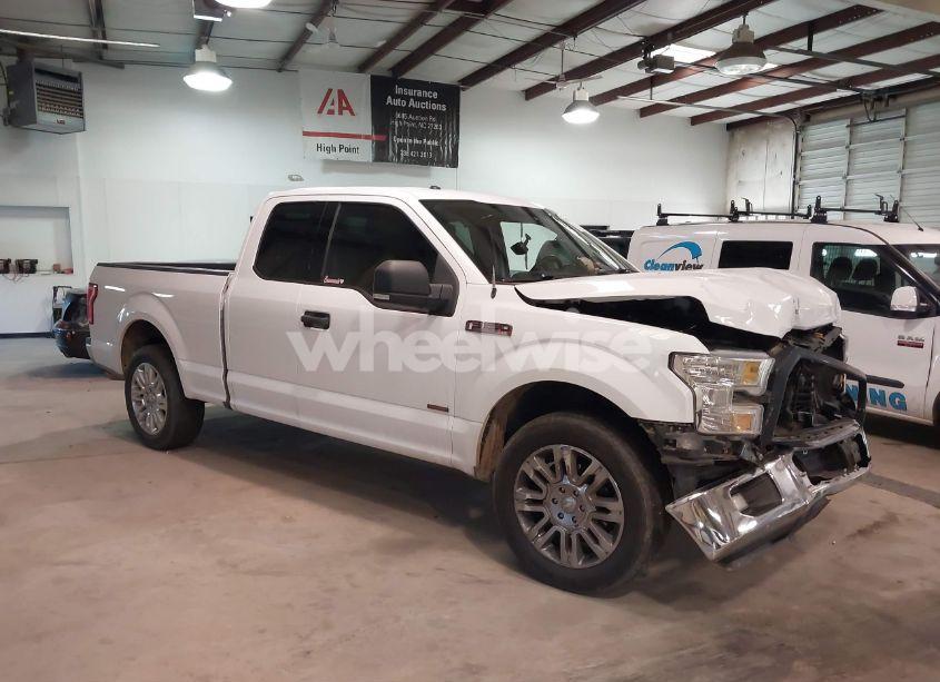 2015 Ford F-150 XLT (VIN 1FTEX1CG5FKD31637) main photo