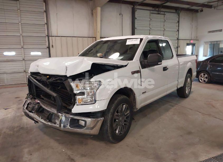 Photo 2 of 2015 Ford F-150 XLT (VIN 1FTEX1CG5FKD31637)