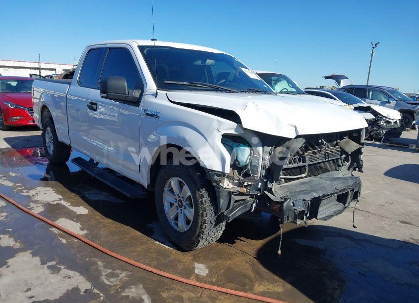 2017 Ford F-150 XLT (VIN 1FTEX1CG5HKC87769) main photo