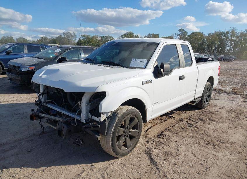 Photo 2 of 2017 Ford F-150 XL (VIN 1FTEX1CG7HKC37083)