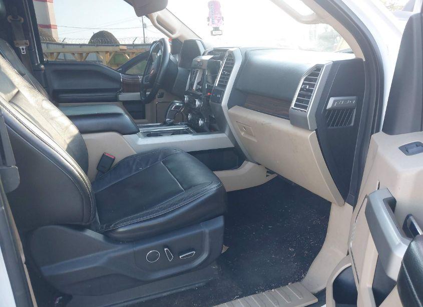 Photo 5 of 2016 Ford F-150 LARIAT (VIN 1FTEX1CP5GKE91289)