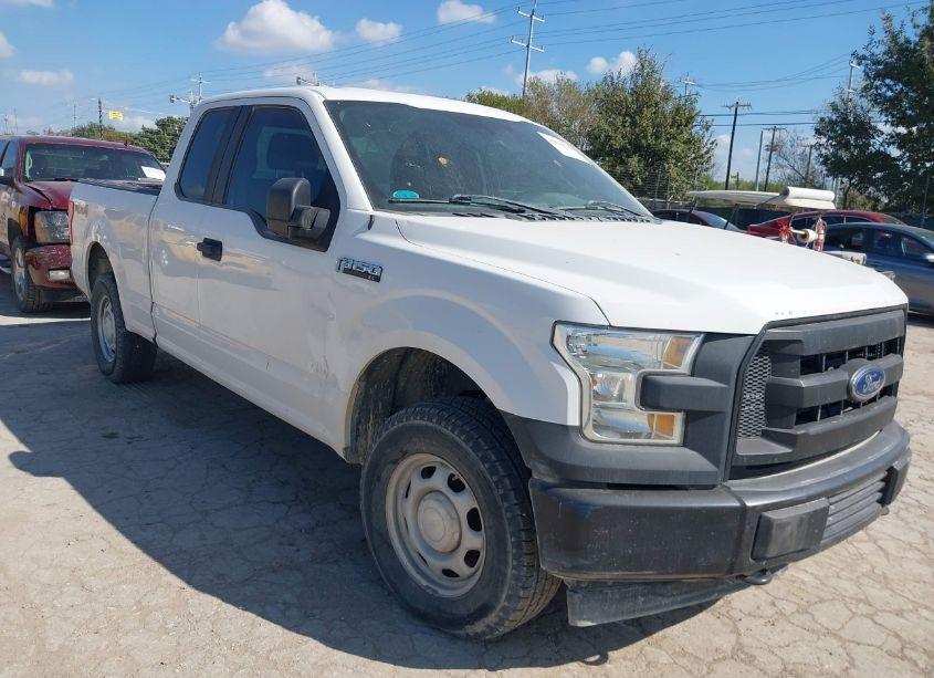 2017 Ford F-150 XL (VIN 1FTEX1E85HFA96044) main photo