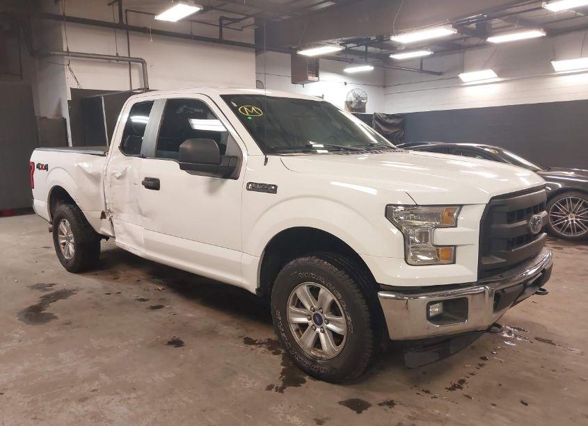 2017 Ford F-150 XL (VIN 1FTEX1E89HFC75820) main photo