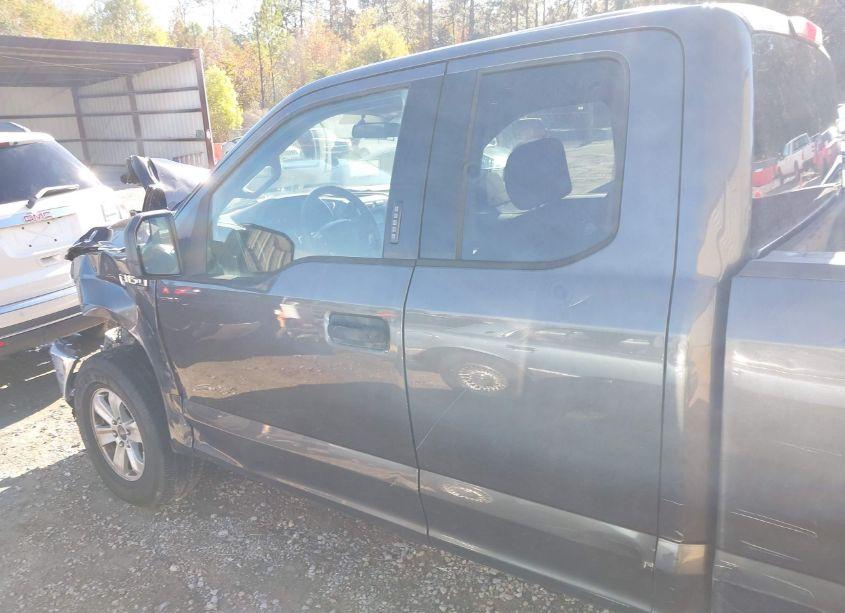 Photo 15 of 2018 Ford F-150 XLT (VIN 1FTEX1EP7JKC28984)