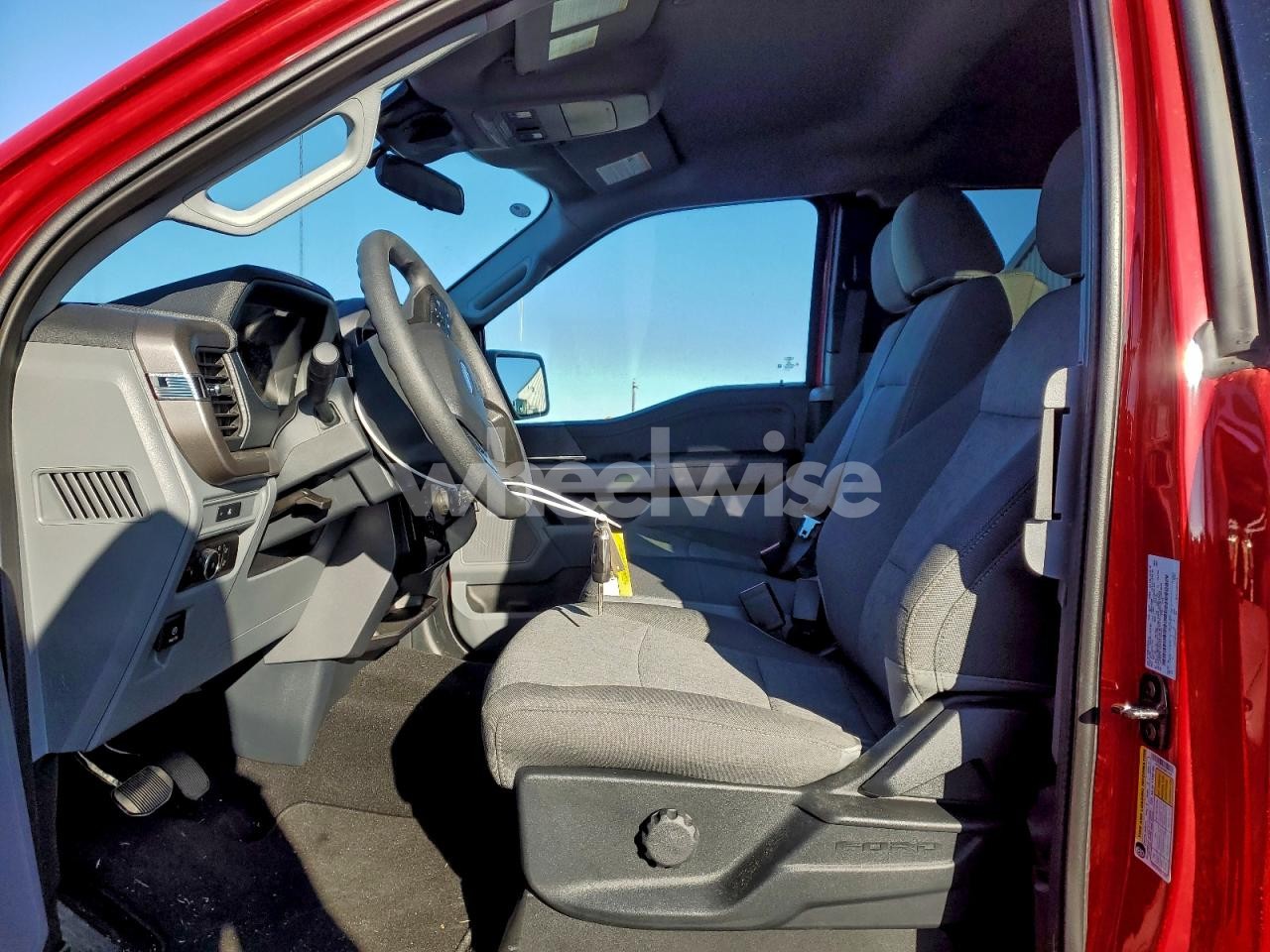 Photo 7 of 2025 FORD F150 XLT (VIN 1FTEX3LP4SKF12895)