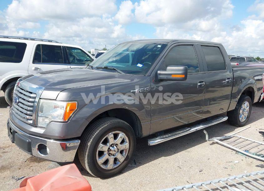 Photo 2 of 2011 Ford F-150 XLT (VIN 1FTFW1CF6BFA39822)