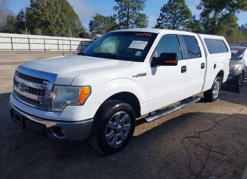 Photo 2 of 2013 Ford F-150 XLT (VIN 1FTFW1CF6DKF17909)